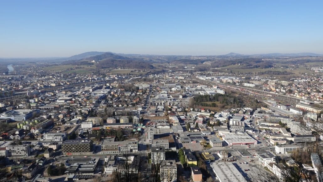 Kapuzinerberg Aussichtspunkt Gipfel auf die Stadt