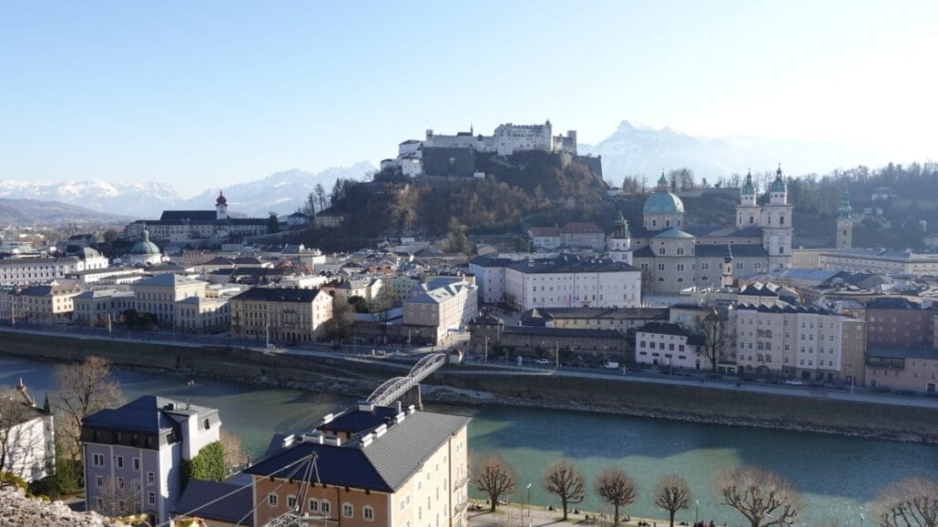 Kapuzinerberg Aussichtspunkt Hettwernastei: hinten auf die Festung Hohensalzburg